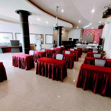Os Hotel Tanjung Uncang Sagulung 외부 사진