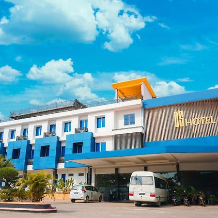 Os Hotel Tanjung Uncang Sagulung 외부 사진