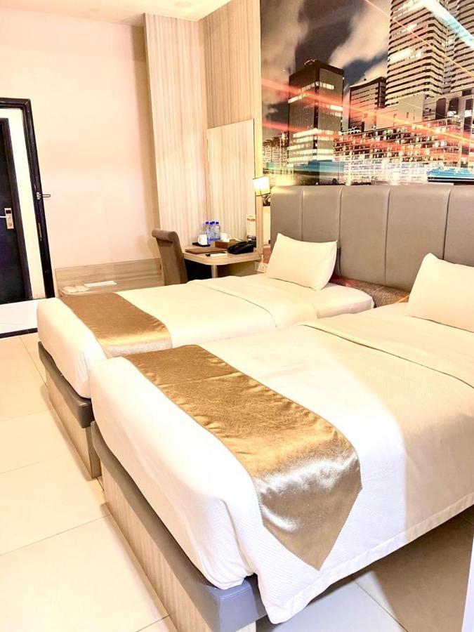 Os Hotel Tanjung Uncang Sagulung 외부 사진
