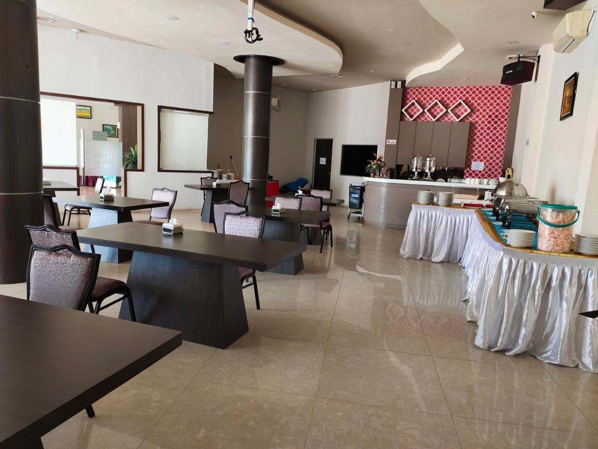 Os Hotel Tanjung Uncang Sagulung 외부 사진