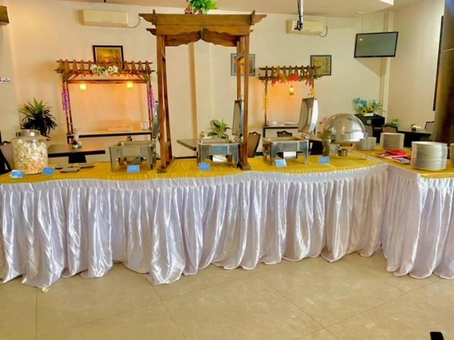 Os Hotel Tanjung Uncang Sagulung 외부 사진